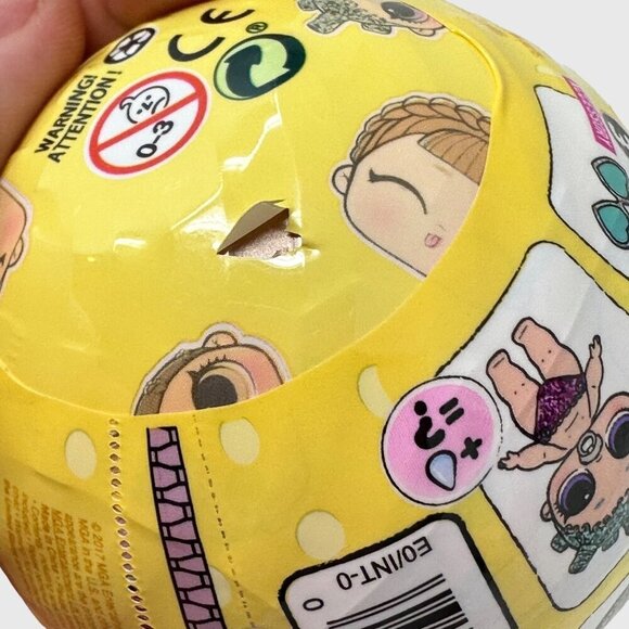 LOL Surprise Lil Sisters Series 3 Doll Sugar Queen Or Cosmic Queen Gold Ball - Picture 9 of 10